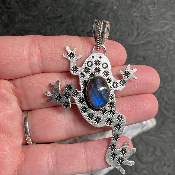 Frog Labradorite Pendant Gemstone Crystal Jewelry - Picture 3 of 5